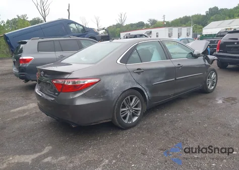 2015 Toyota Camry Se z USA, uszkodzony, nr VIN 4T1BF1FK3FU483518